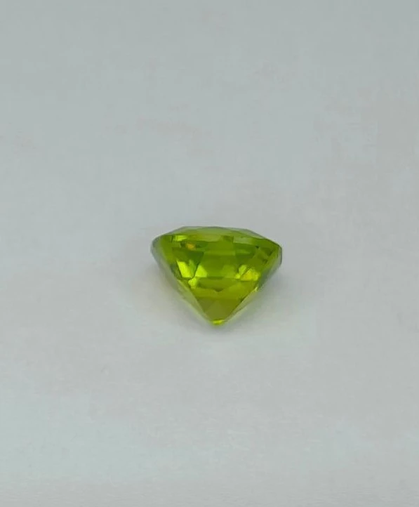 1.88ct Natural Peridot Square Cut Faceted Loose Gemstone From Nigeria — view 3